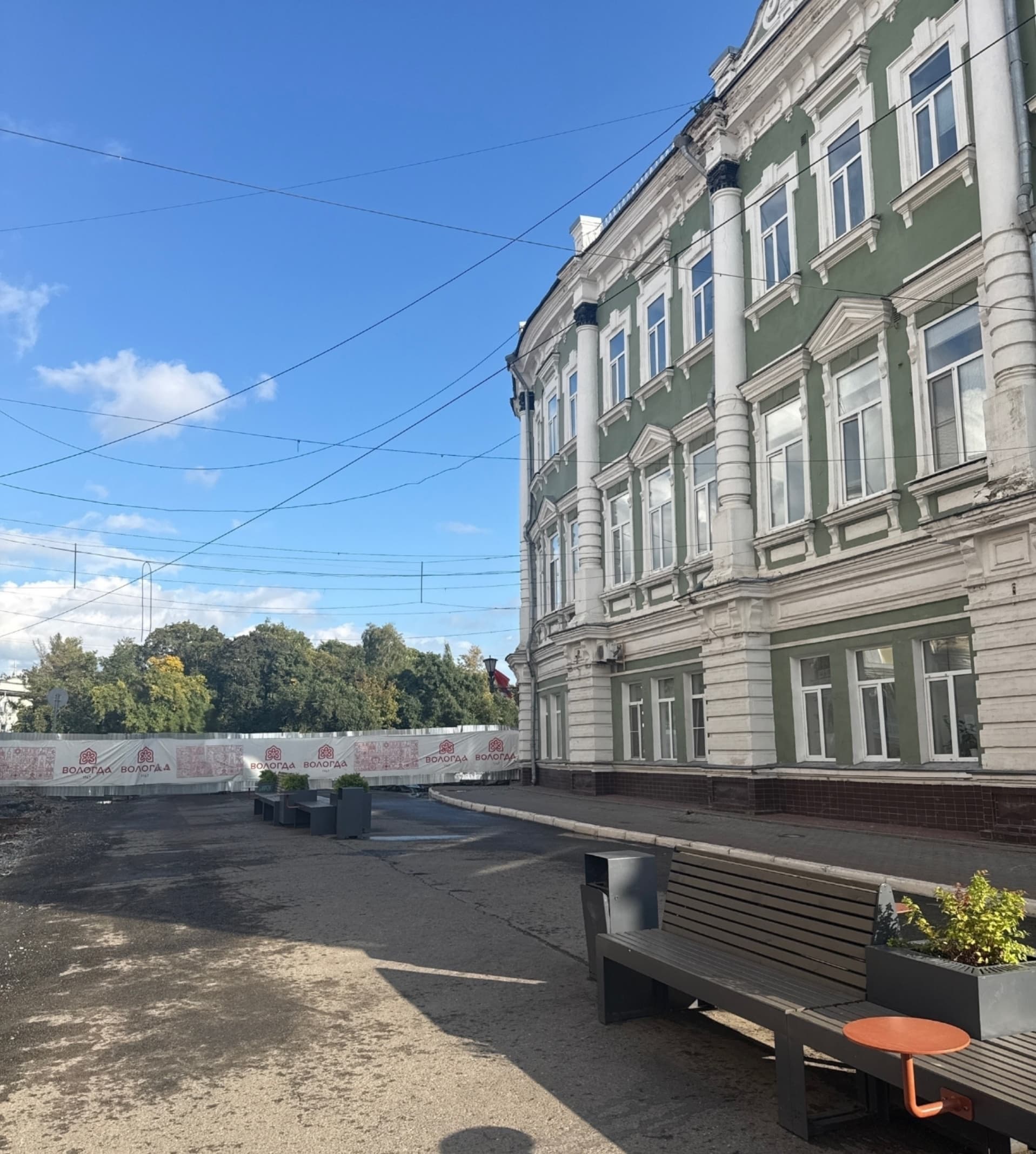Площадь Возрождения — точка маршрута «Есенинская Вологда»