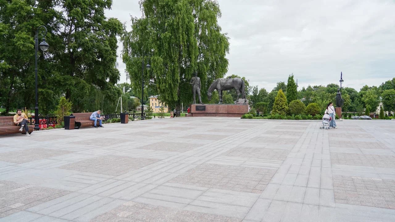 Кремлевская площадь — точка маршрута «Есенинская Вологда»