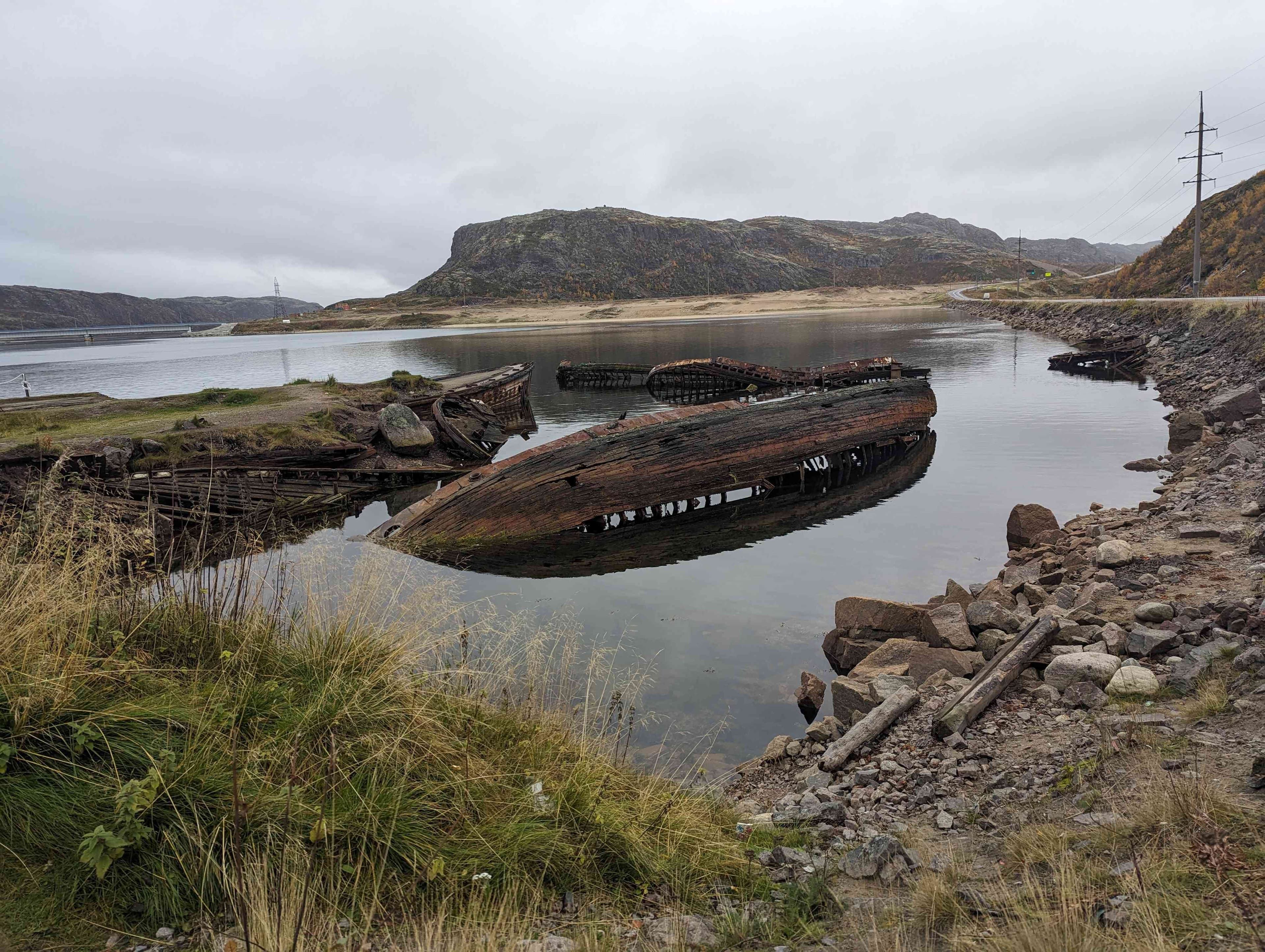 Кладбище кораблей — точка маршрута «Териберка: на краю света»