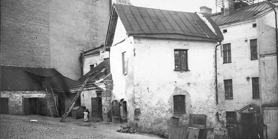 Дом горожанина. Самый старый жилой дом России — точка маршрута «Архитектурные контрасты Выборга»