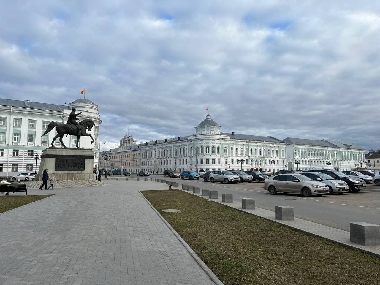 Площадь Святого Благоверного Князя Михаила Тверского — точка маршрута «Прогулка по Миллионной»