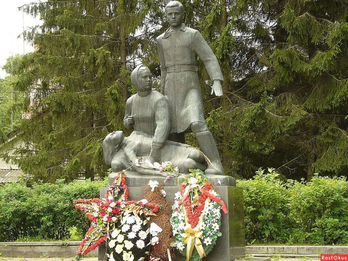 Памятник юным партизанам — точка маршрута «Усадьба Осташёво»